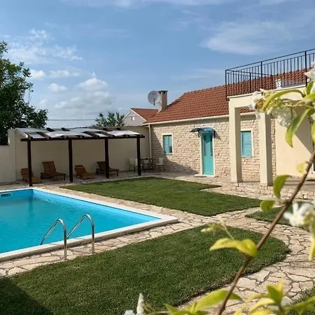 Nyaraló Family Friendly House With A Swimming Pool - 25391