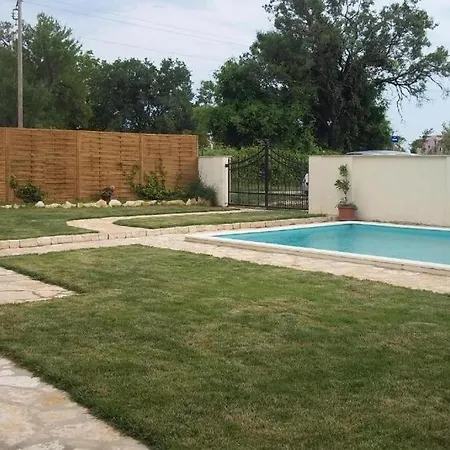 Semesterbostad Family Friendly House With A Swimming Pool - 25391 Zadar