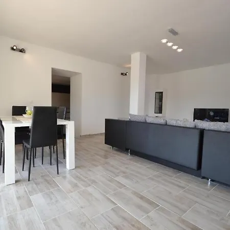 Nyaraló Family Friendly House With A Swimming Pool - 25391