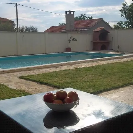 Family Friendly House With A Swimming Pool - 25391 * Zára